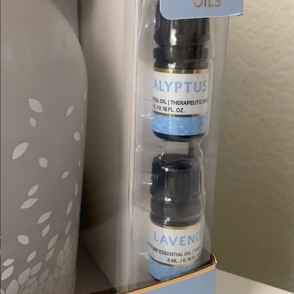 NATURAL AROMATHERAPY Essential Oil Diffuser - Picture 4 of 7